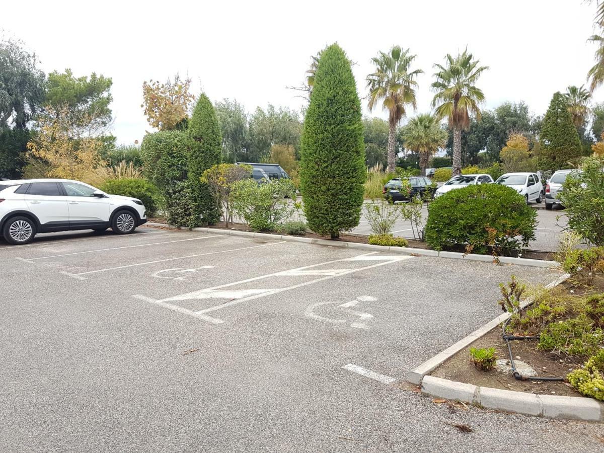 Les Ecrins De La Badine - Hameaux Apartment Hyeres Exterior photo